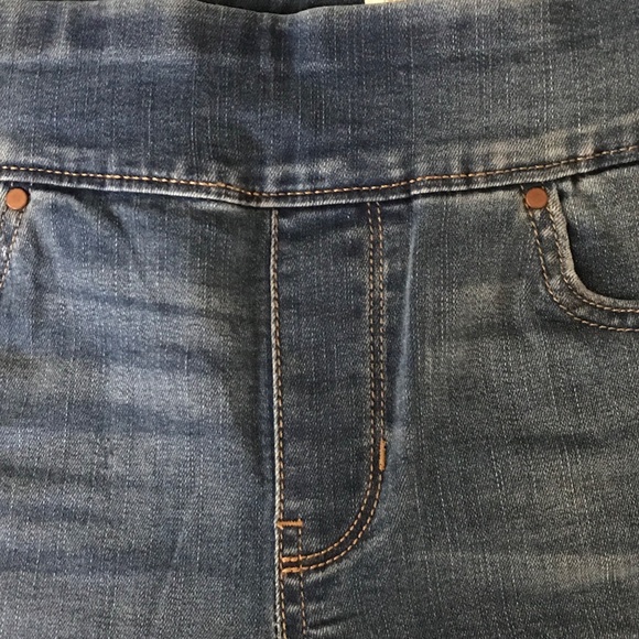 CROFT & BARROW Mid Rise Bermuda Shorts Medium Wash Jean Shorts Women’s Size 4 - Picture 3 of 16